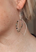 Load image into Gallery viewer, Senga earrings
