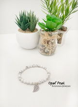 Load image into Gallery viewer, Howlite single strand bracelet
